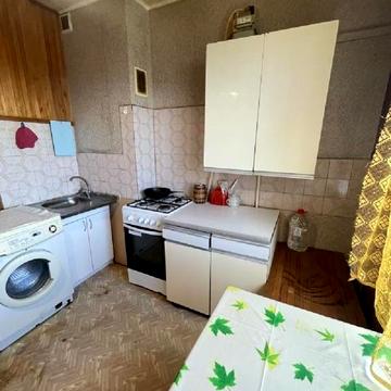 Академіка Корольова вул., 69