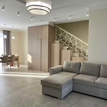 Ігоря Сікорського вул., 43