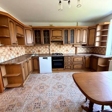 Підпечерська, 8