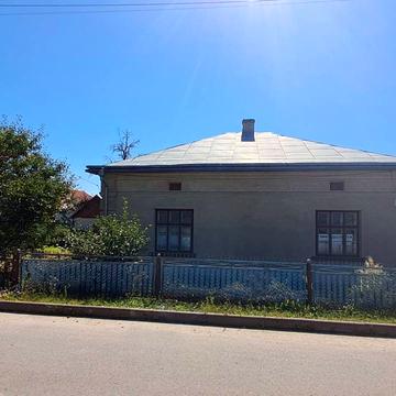 Степана Бандери вул., 18