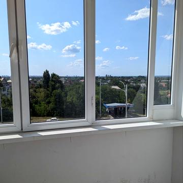 Рональда Рейгана вул., 42