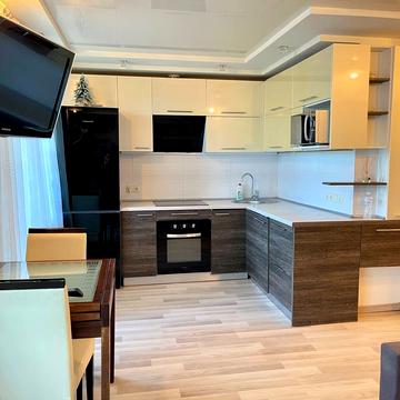 Незалежності вул. (Титова), 18-Б
