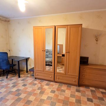 Симиренка вул., 18