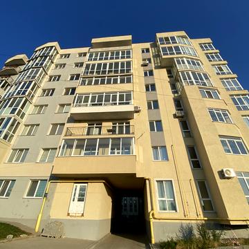 Бережанська вул., 18