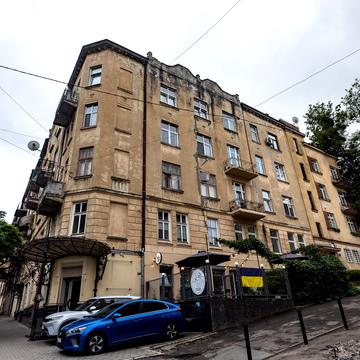 Героїв Майдану вул. (Гвардійська), 10