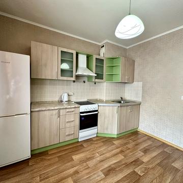 Григорія Ващенка вул., 1