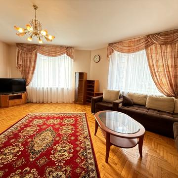 Олександра Кониського вул., 52-58