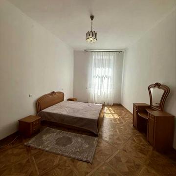 Івана Григоровича вул., 4