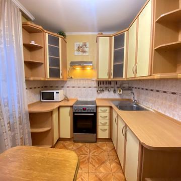 Олександра Мишуги вул., 1/4