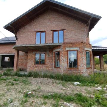 Івана Ґонти вул., 35а
