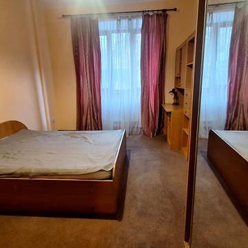 Академіка Андрія Сахарова вул., 12