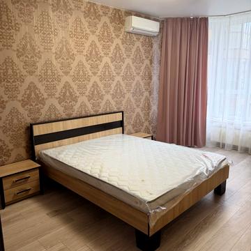 Яблунева вул., 15