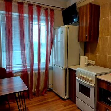 Автозаводська вул., 40