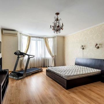Почайнинська вул., 25/49