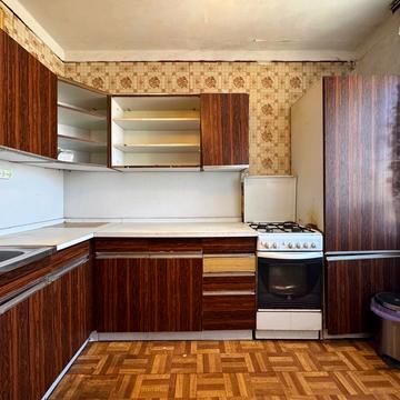 Новорічна вул., 73