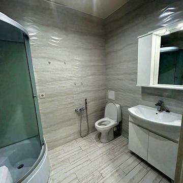 Михайлівська вул., (Будинок 1)