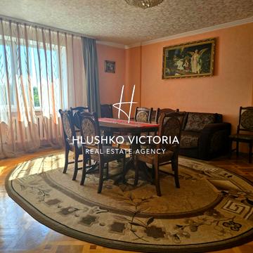Зарічна вул.