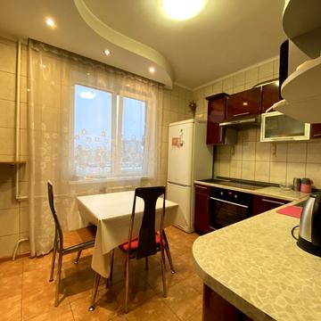 Степана Олійника вул., 3