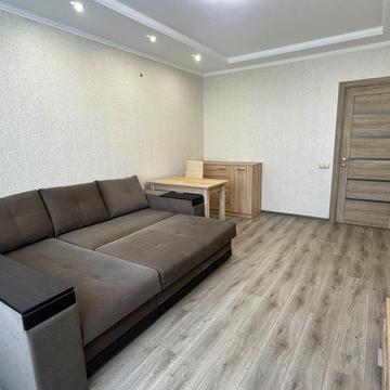 Андрія Аболмасова вул. (Панельна), 7