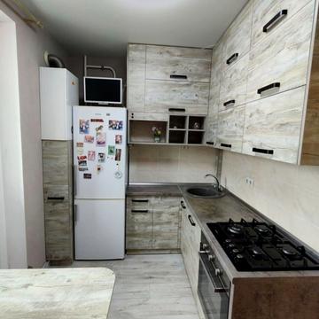 Європейська вул., 8