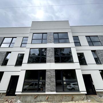 Незалежності України вул., 44