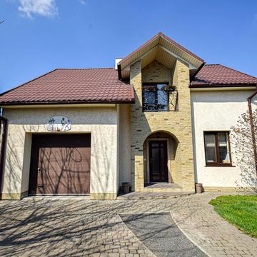 Підлісна вул., 29 