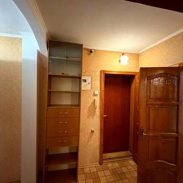 Академіка Філатова вул., 32