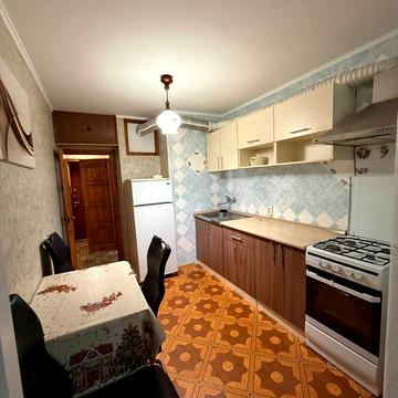 Академіка Філатова вул., 32