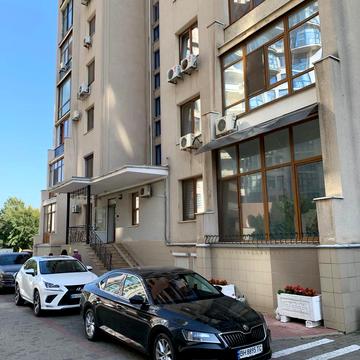 Чорноморська вул., 1