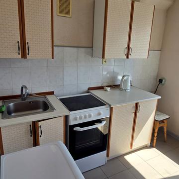 Оболонський просп., 31