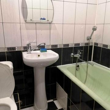Наталії Ужвій вул., 64