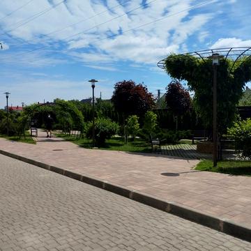 Перлинна вул., 8
