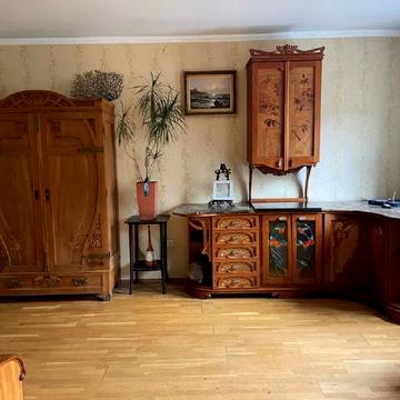 Гетьмана Петра Дорошенка вул. (Жовтнева), 8