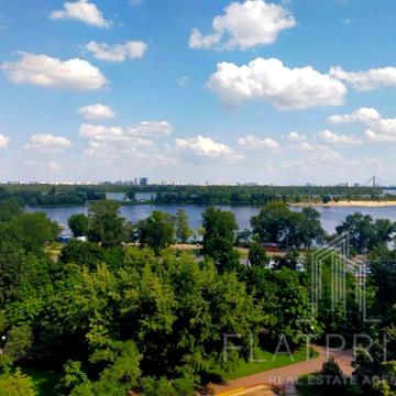 Прирічна вул., 5