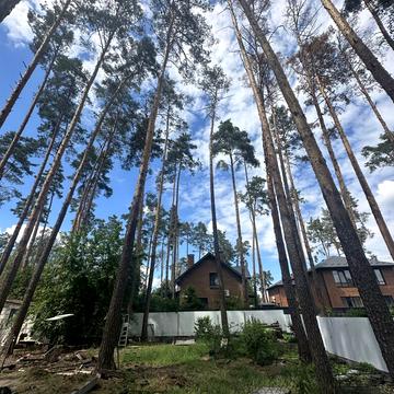Українська вул., 12
