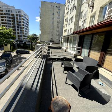 Академіка Андрія Сахарова вул., 82