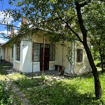 Буковинська, 9