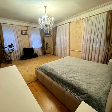 Богдана Хмельницького вул.