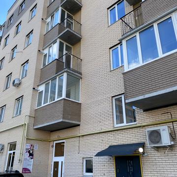 40-річчя Перемоги вул., 6
