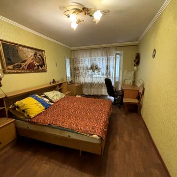 Залізна вул., 60