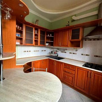 Прорізна вул., 10