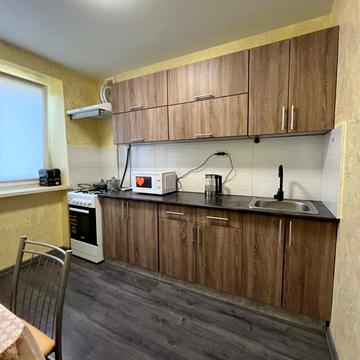 Захисників України вул. (1-го Травня), 8а