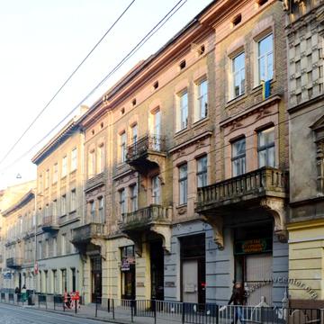 Гетьмана Петра Дорошенка вул. (Жовтнева), 29