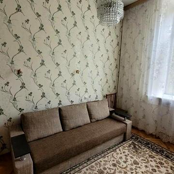 Тарасівська вул., 16