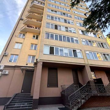 Євгена Коновальця вул., 23