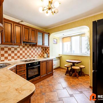 Голосіївський просп. (40-річчя Жовтня), 7