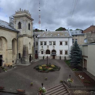 Сніжна вул., 7