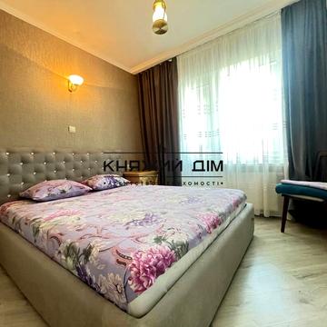 Софії Русової вул., 7