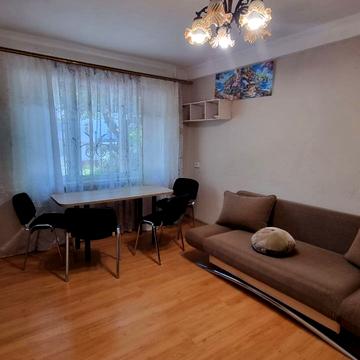 Дмитра Донцова вул., 1