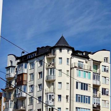Пасічна вул., 2